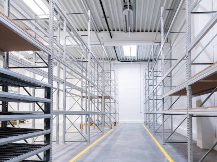 partes de un rack industrial